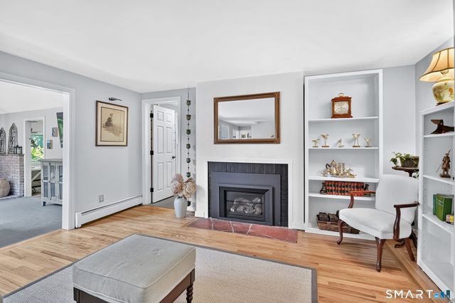 36 Woodside Circle, Simsbury, CT 06070