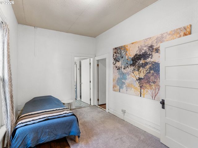 7028 N SAINT LOUIS Ave, Portland, OR 97203