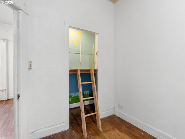 7028 N SAINT LOUIS Ave, Portland, OR 97203