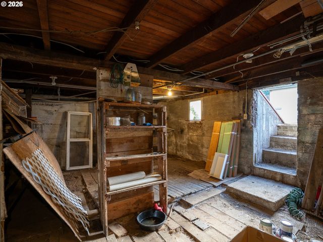 7028 N SAINT LOUIS Ave, Portland, OR 97203