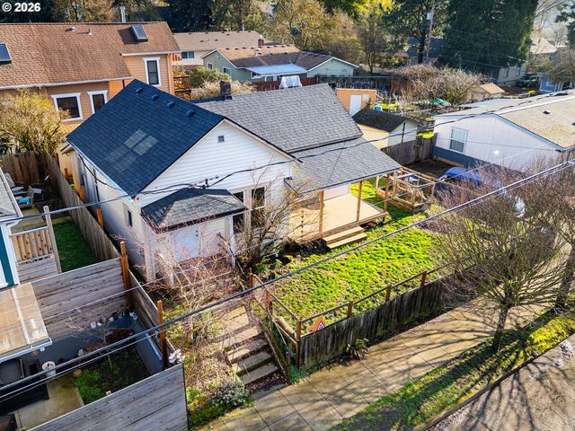 7028 N SAINT LOUIS Ave, Portland, OR 97203