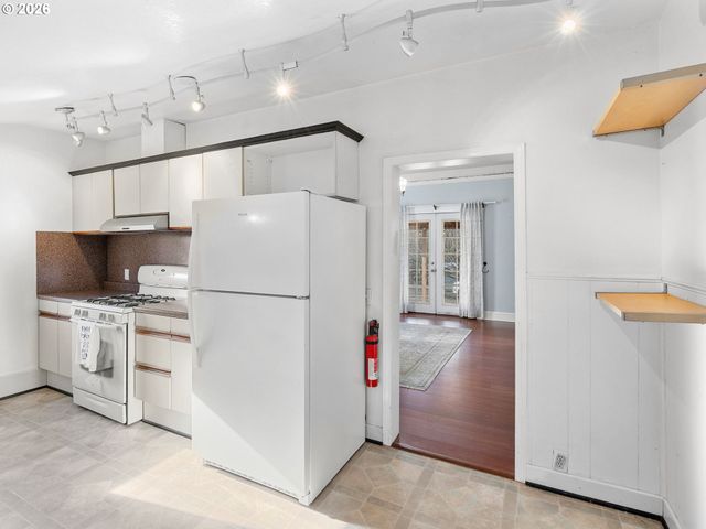 7028 N SAINT LOUIS Ave, Portland, OR 97203