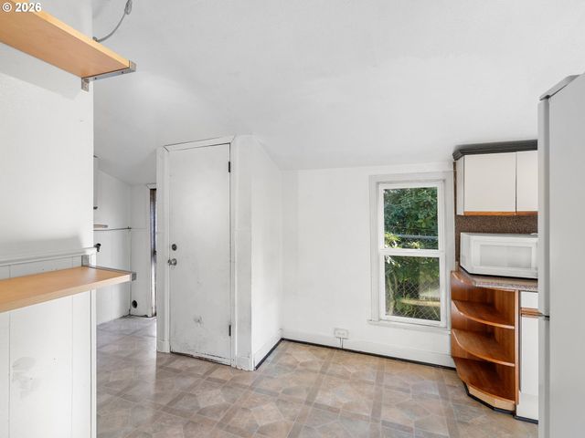 7028 N SAINT LOUIS Ave, Portland, OR 97203