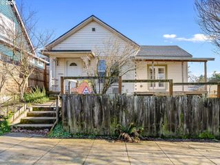7028 N SAINT LOUIS Ave, Portland, OR 97203