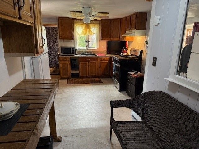 77 Huron Street, Warwick, RI 02889