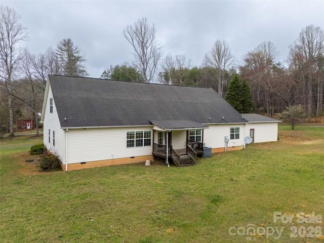 1564 Camp Creek Road, Whittier, NC 28789
