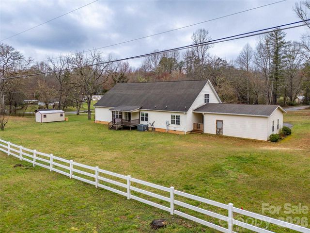 1564 Camp Creek Road, Whittier, NC 28789