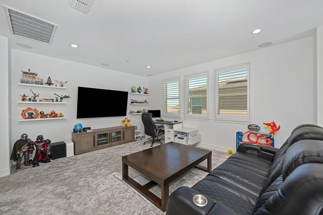 5085 Glacier Peak Dr, El Dorado Hills, CA 95762