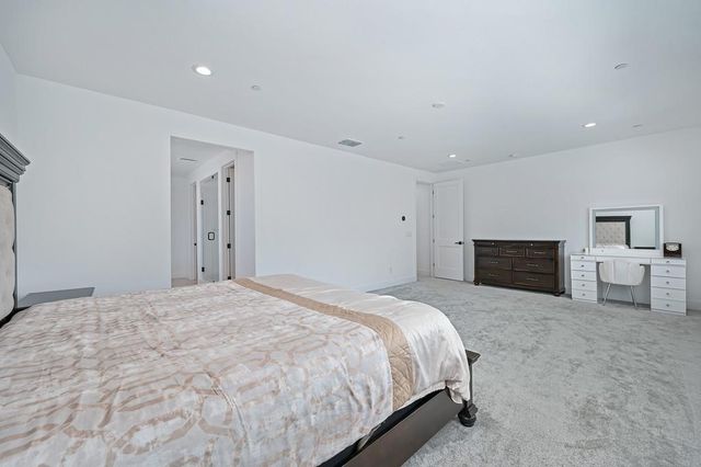 5085 Glacier Peak Dr, El Dorado Hills, CA 95762
