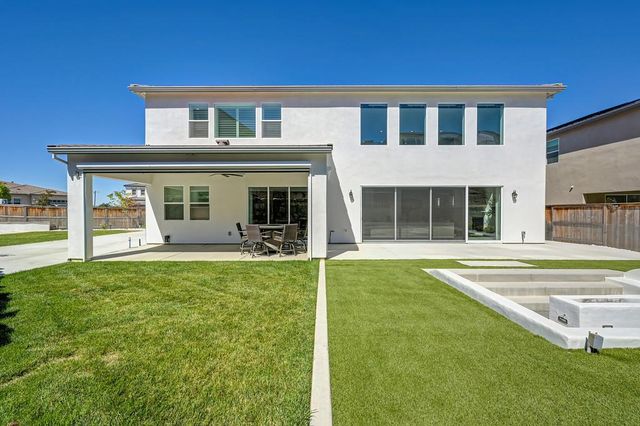 5085 Glacier Peak Dr, El Dorado Hills, CA 95762