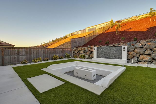5085 Glacier Peak Dr, El Dorado Hills, CA 95762