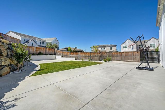 5085 Glacier Peak Dr, El Dorado Hills, CA 95762
