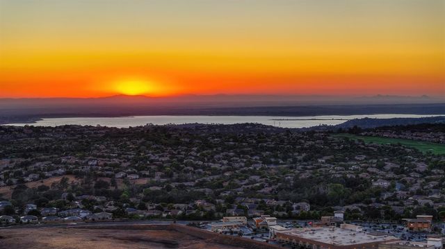 5085 Glacier Peak Dr, El Dorado Hills, CA 95762