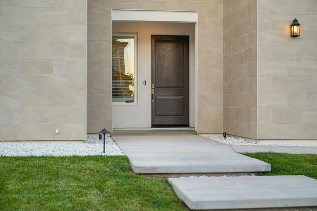 5085 Glacier Peak Dr, El Dorado Hills, CA 95762