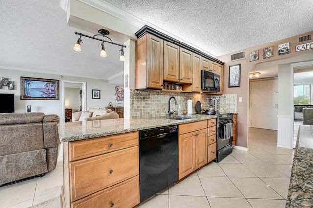 4200 N Ocean Drive 2-306, Riviera Beach, FL 33404