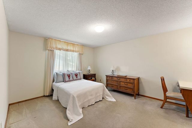 5241 Vera Cruz Avenue N, Crystal, MN 55429