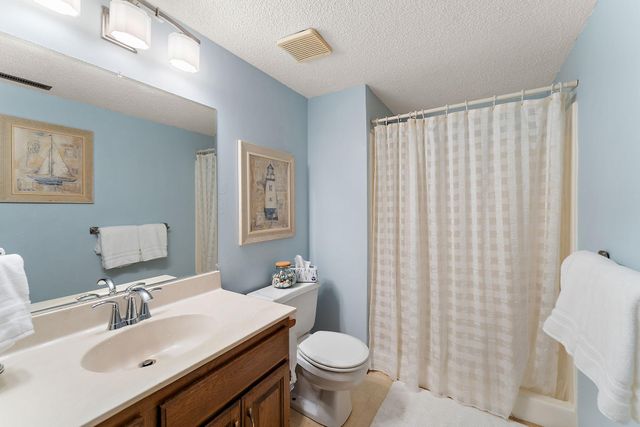 5241 Vera Cruz Avenue N, Crystal, MN 55429