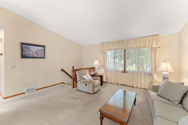 5241 Vera Cruz Avenue N, Crystal, MN 55429