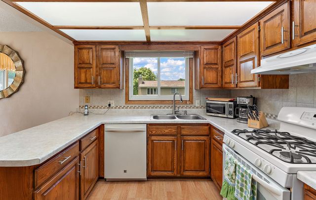 5241 Vera Cruz Avenue N, Crystal, MN 55429