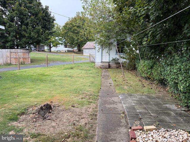 265 W 5TH ST, Lewistown, PA 17044