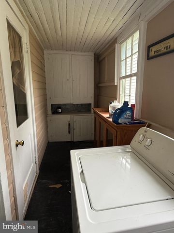 265 W 5TH ST, Lewistown, PA 17044