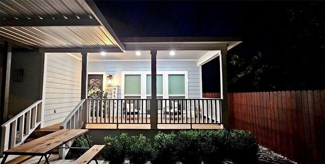 201 Smith Street, Columbus, TX 78934