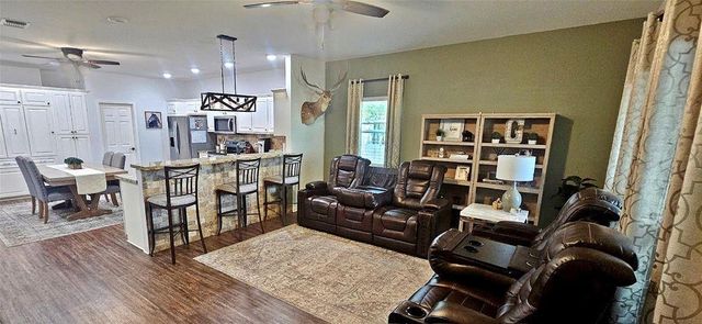 201 Smith Street, Columbus, TX 78934
