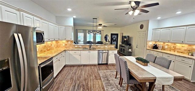 201 Smith Street, Columbus, TX 78934