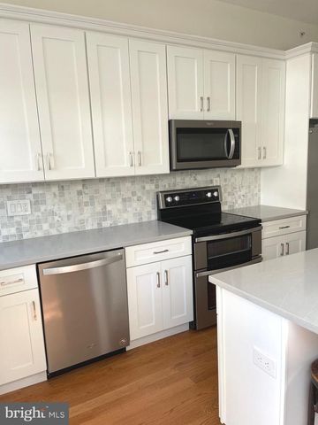 136 D ST SE #UPPER LEVEL, Washington, DC 20003