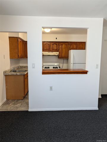 52-83 72nd Place 2, Maspeth, NY 11378