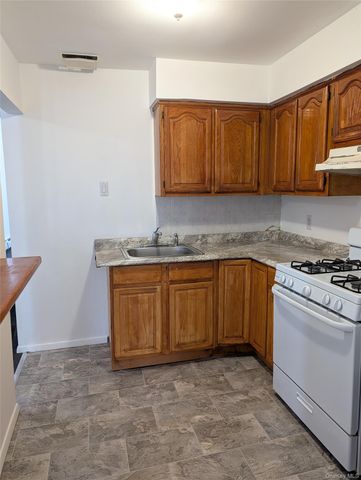 52-83 72nd Place 2, Maspeth, NY 11378