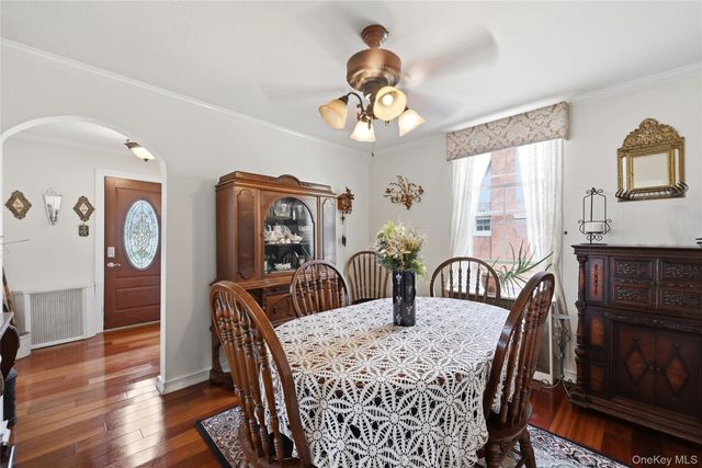 75 Oregon Avenue, Medford, NY 11763