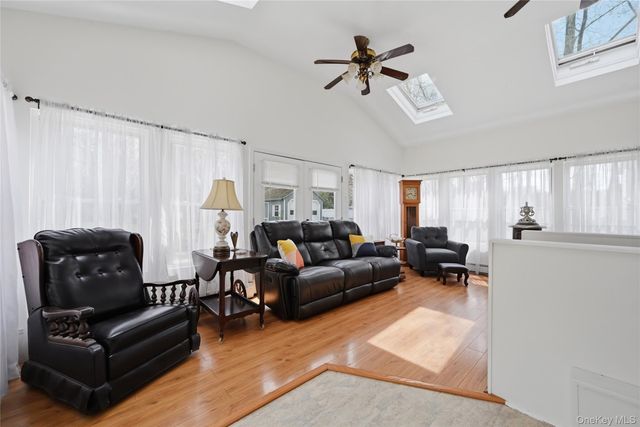75 Oregon Avenue, Medford, NY 11763
