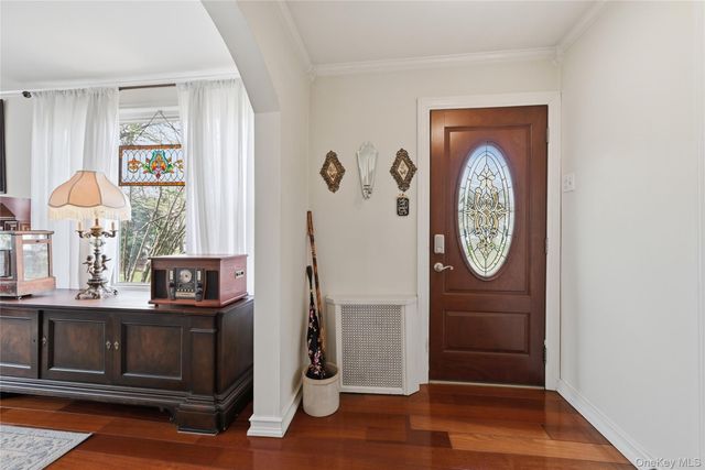 75 Oregon Avenue, Medford, NY 11763