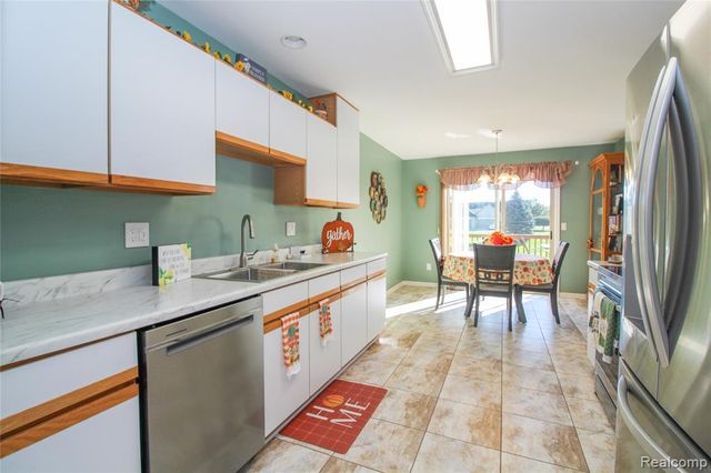 37734 Pebble Pointe Court, Clinton Township, MI 48038