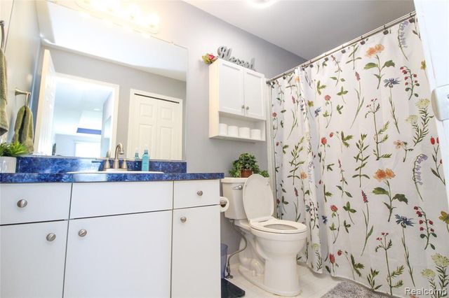 37734 Pebble Pointe Court, Clinton Township, MI 48038