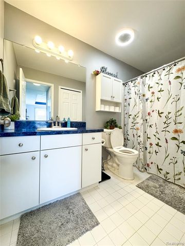 37734 Pebble Pointe Court, Clinton Township, MI 48038