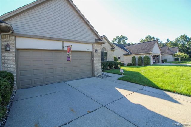 37734 Pebble Pointe Court, Clinton Township, MI 48038