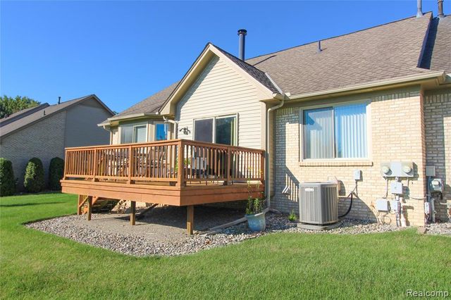 37734 Pebble Pointe Court, Clinton Township, MI 48038