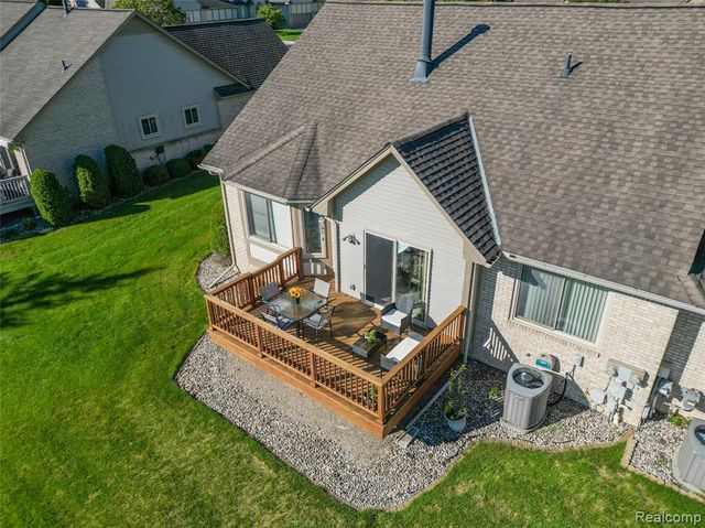 37734 Pebble Pointe Court, Clinton Township, MI 48038