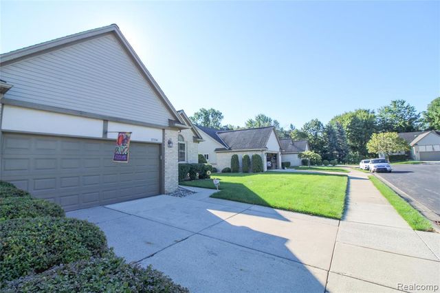 37734 Pebble Pointe Court, Clinton Township, MI 48038