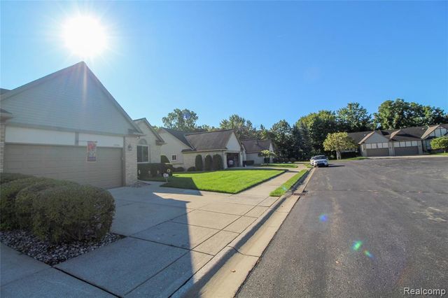 37734 Pebble Pointe Court, Clinton Township, MI 48038