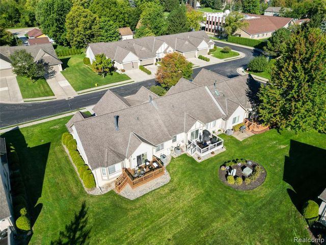 37734 Pebble Pointe Court, Clinton Township, MI 48038