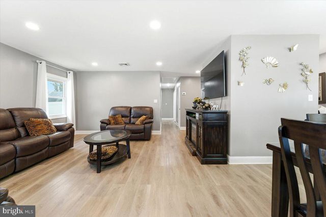 126 MILLBROOK DR, Willingboro, NJ 08046