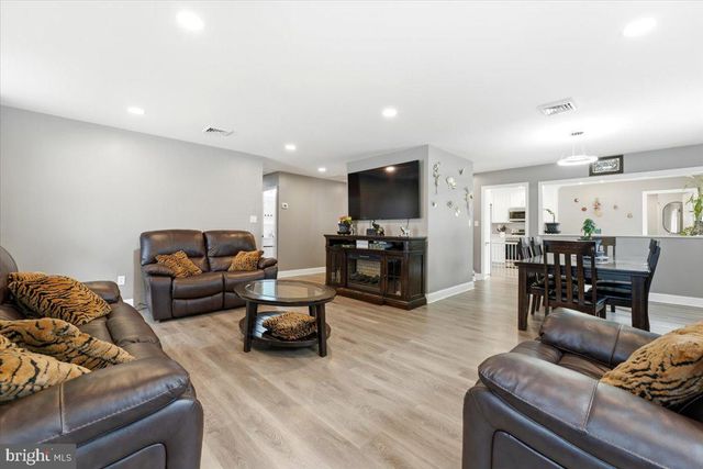 126 MILLBROOK DR, Willingboro, NJ 08046