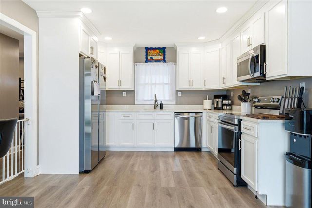 126 MILLBROOK DR, Willingboro, NJ 08046