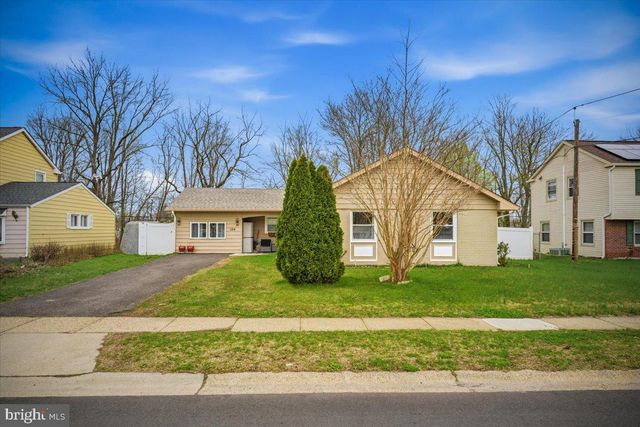126 MILLBROOK DR, Willingboro, NJ 08046