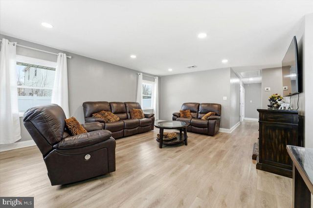 126 MILLBROOK DR, Willingboro, NJ 08046