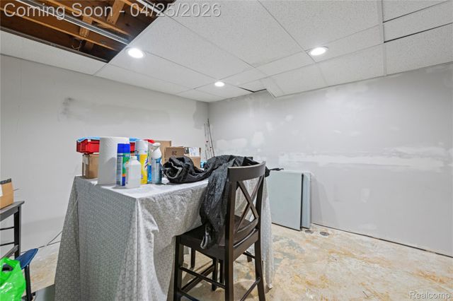 18516 Aldrin Avenue, Brownstown Charter Township, MI 48193