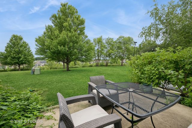 6769 Slate Drive, Carpentersville, IL 60110